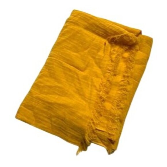 MONDAY Swimwear St. Tropez Sarong in Gold Linen Crinkle - Picture 4 of 4